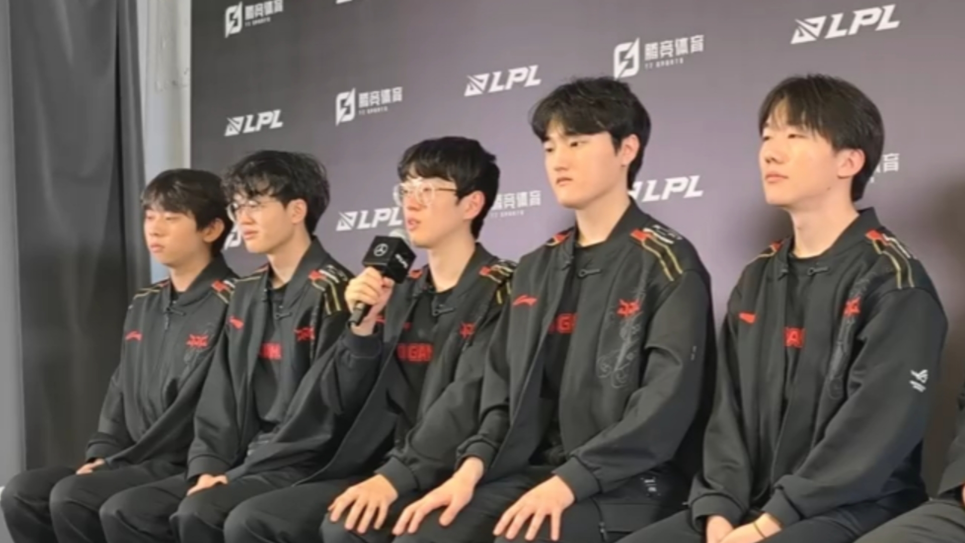 包含Scout连续三场比赛得分超过比赛规则变更，热火不断突破！的词条