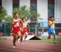  田径小组赛上演强强对话，塞外犀牛队强势横扫西城飞鹰队，多点开花奏效；传控打穿防线