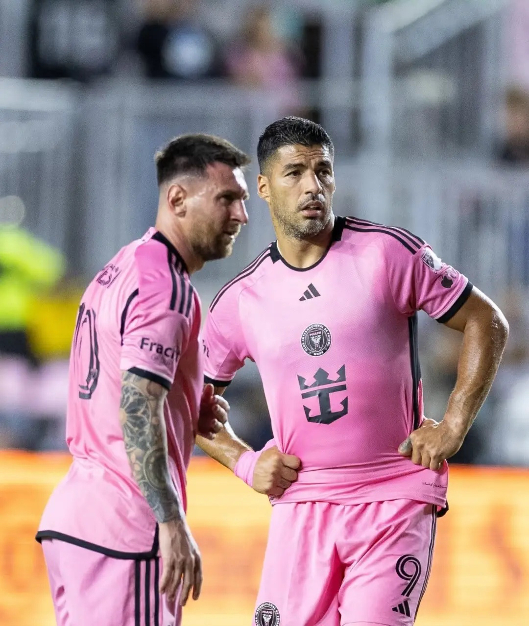 荷甲冲刺阶段再迎强敌，圣安东尼奥马刺更衣室发声，主帅态度——球迷炸锅，团队化学反应显著的简单介绍